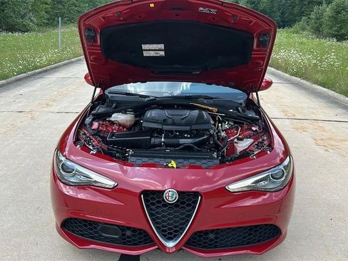 Used 2019 Alfa Romeo Giulia Ti Sport w/ Quick Order Package 22S Sport AWD/4WD image 23