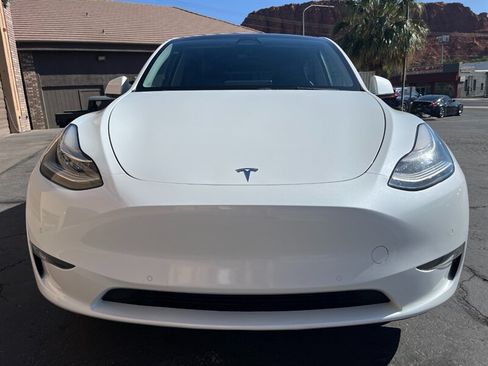 Used 2022 Tesla Model Y Long Range AWD/4WD image 25