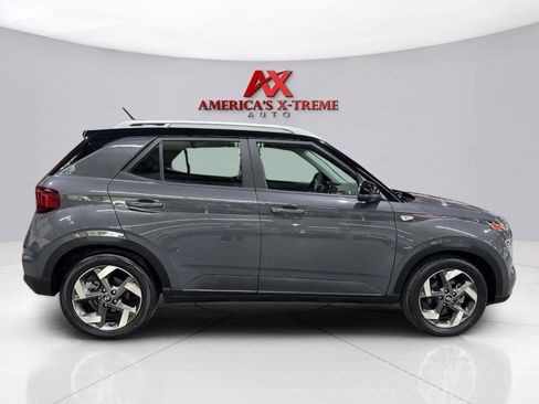 Used 2024 Hyundai Venue Limited FWD image 8