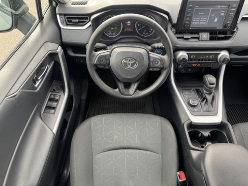 Used 2021 Toyota RAV4 XLE image 16