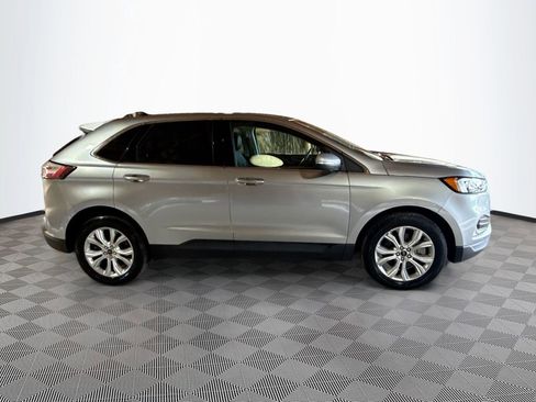 Used 2024 Ford Edge Titanium image 5