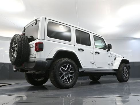 Used 2024 Jeep Wrangler Unlimited Sahara w/ Technology Group AWD/4WD image 51