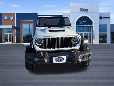 Used 2024 Jeep Gladiator Mojave AWD/4WD image 41