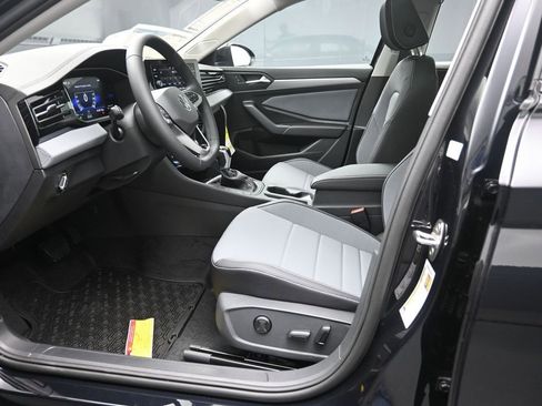 New 2026 Volkswagen Jetta SE FWD image 17