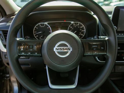 Used 2021 Nissan Rogue S AWD/4WD image 15