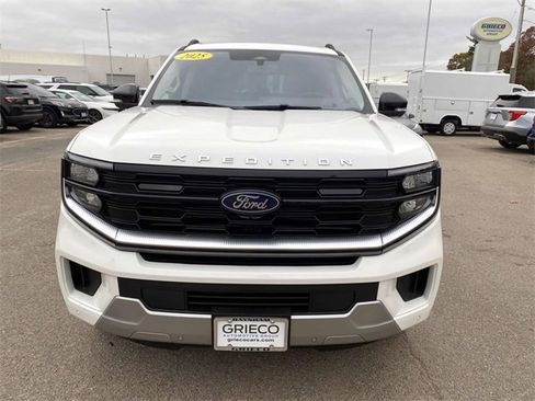 Used 2025 Ford Expedition Max Platinum w/ Driver's Package image 13