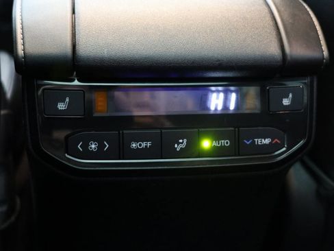 Used 2021 Toyota Highlander Platinum image 34