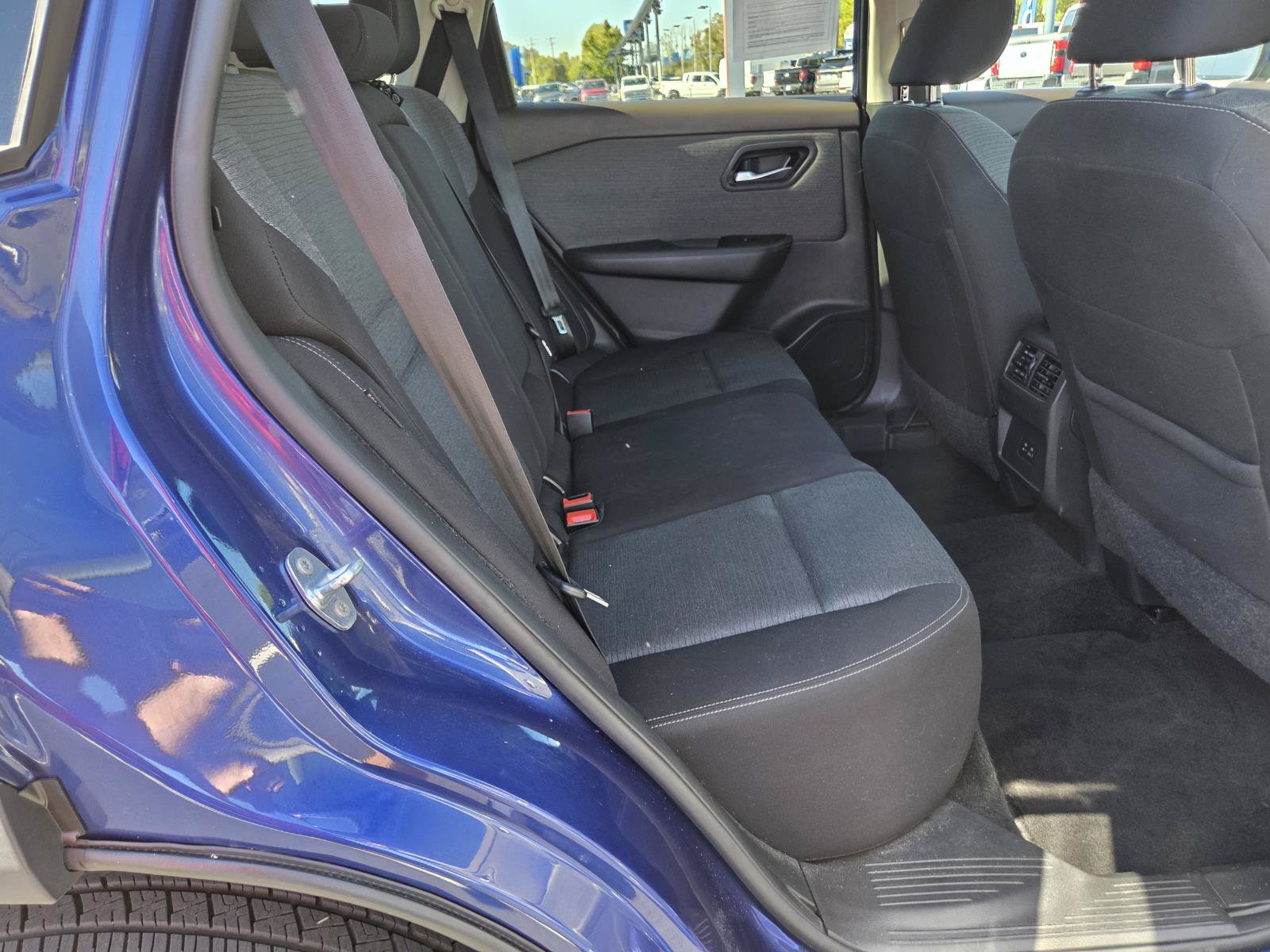 Used 2023 Nissan Rogue SV FWD image 18