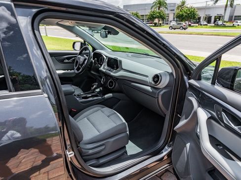 Used 2022 Chevrolet Blazer LT AWD/4WD image 32