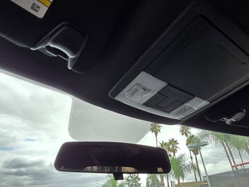 Used 2019 Ford Explorer XLT image 47