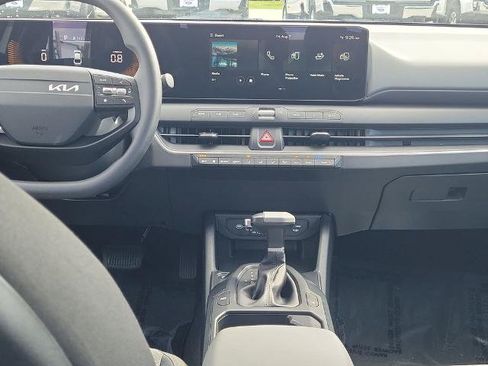 Used 2025 Kia K4 FWD image 16