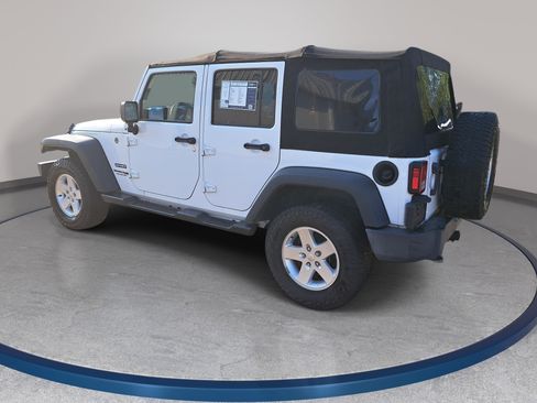 Used 2018 Jeep Wrangler Unlimited Sport S AWD/4WD image 7