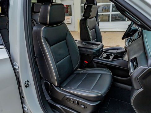 Used 2024 Chevrolet Tahoe Premier image 30