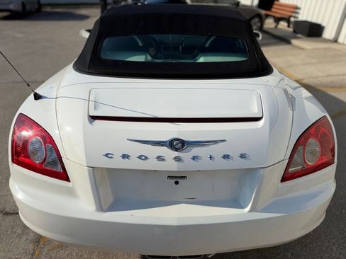 Used 2006 Chrysler Crossfire Limited RWD image 4