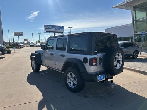Used 2022 Jeep Wrangler Unlimited Sport AWD/4WD image 7