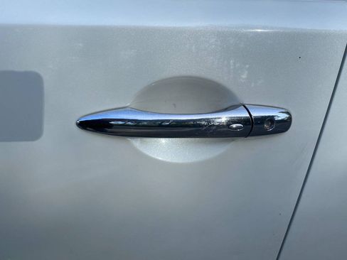 Used 2017 Nissan Armada Platinum RWD image 12
