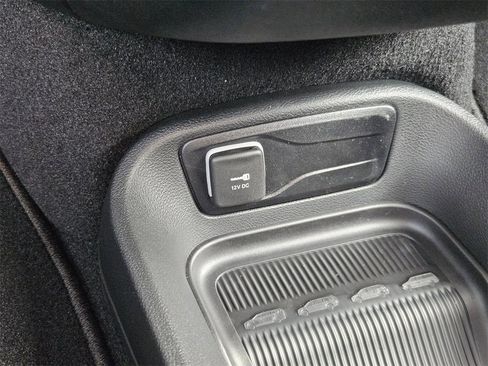 New 2026 Chrysler Voyager LX image 25