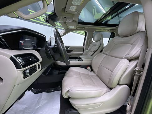 Used 2018 Lincoln Navigator Reserve w/ Technology Package image 17