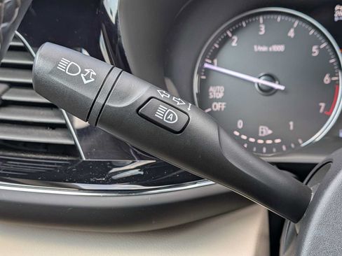 Used 2023 Buick Envision Avenir AWD/4WD image 28