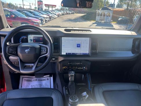 Used 2024 Ford Bronco Black Diamond w/ Sasquatch Package image 13
