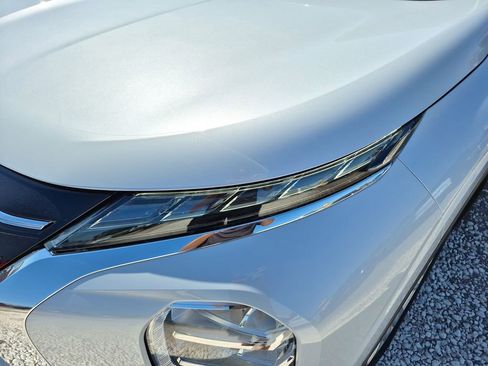 New 2026 Mitsubishi Outlander ES image 10