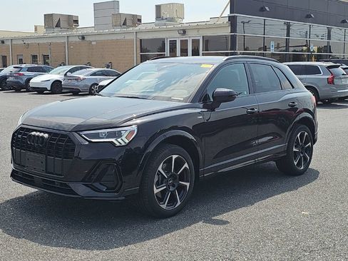 Certified 2025 Audi Q3 2.0T Premium Plus w/ Premium Plus Package AWD/4WD image 16