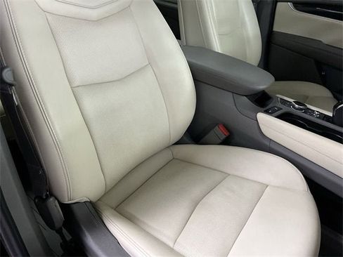 Used 2021 Cadillac XT6 Premium Luxury image 29