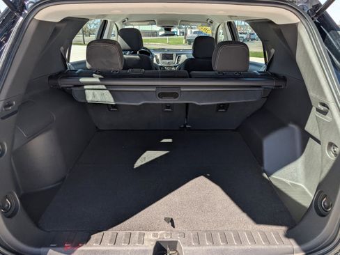Used 2023 Chevrolet Equinox LS w/ Midnight Edition AWD/4WD image 4