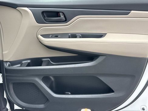 Used 2023 Honda Odyssey EX-L image 18