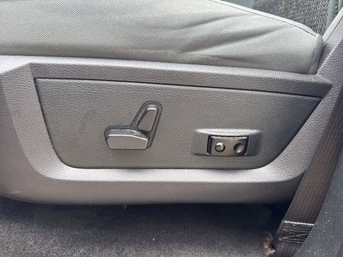 Used 2015 RAM 1500 Big Horn w/ Remote Start & Security Group image 16