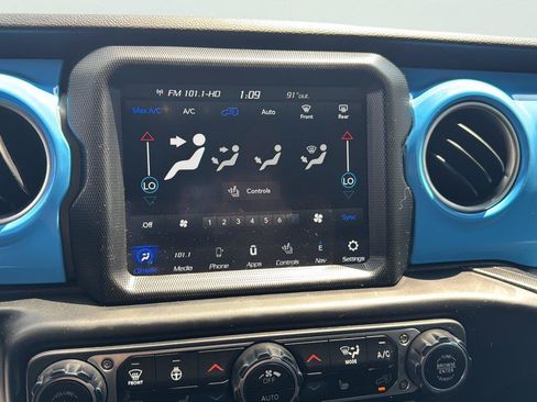 Used 2023 Jeep Wrangler Unlimited Rubicon 4xe w/ Cold Weather Group AWD/4WD image 26