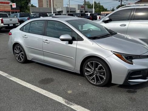 Used 2021 Toyota Corolla SE w/ SE Premium Package FWD image 1