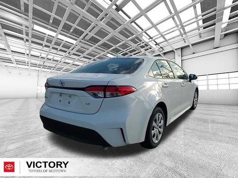 Used 2023 Toyota Corolla LE image 3