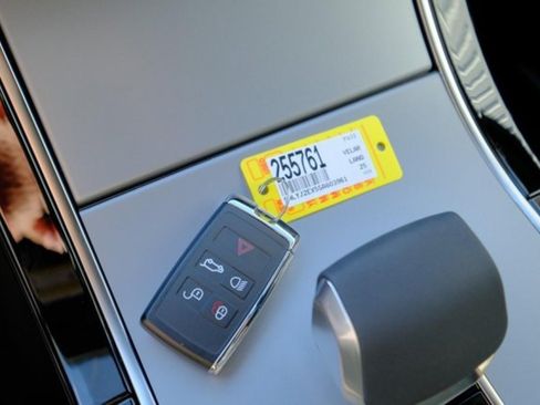 Used 2025 Land Rover Range Rover Velar S AWD/4WD image 29