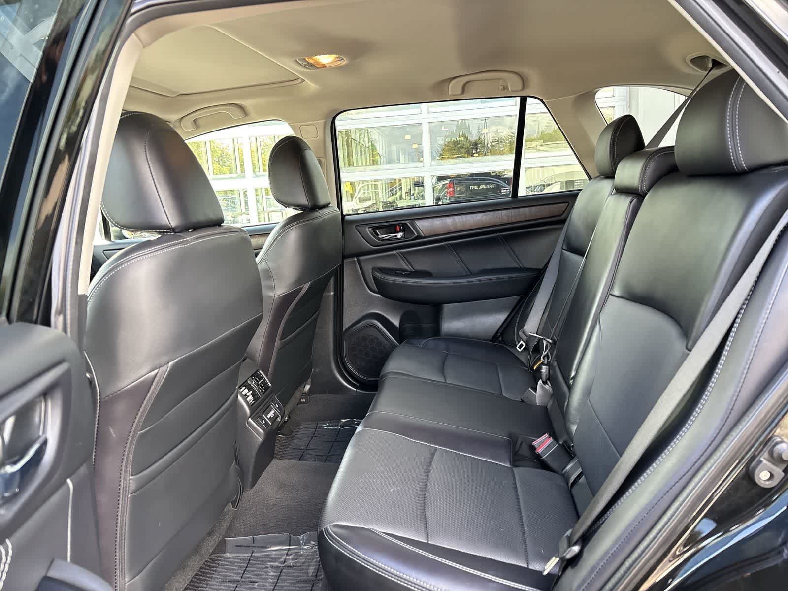 Used 2018 Subaru Outback 2.5i Limited AWD/4WD image 9