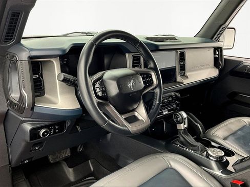 Used 2024 Ford Bronco Outer Banks image 14