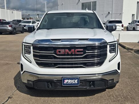 Used 2025 GMC Sierra 1500 SLT image 2
