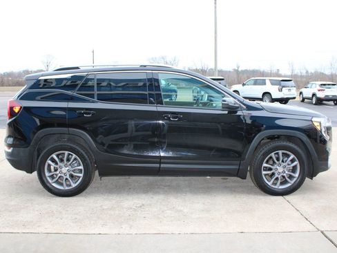 Used 2024 GMC Terrain SLT image 45
