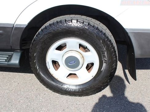 Used 2006 Ford Expedition XLT AWD/4WD image 22