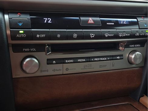 Used 2016 Lexus LS 460 AWD w/ Comfort Package image 16