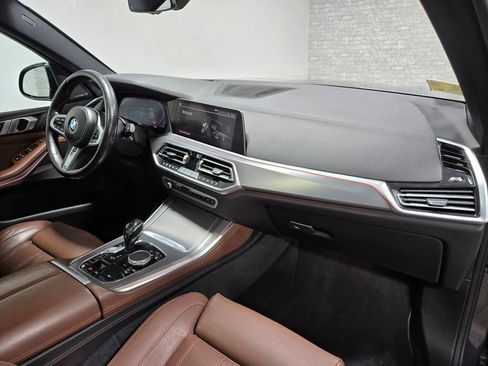 Used 2019 BMW X5 xDrive50i w/ M Sport Package AWD/4WD image 52