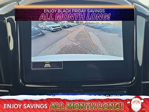 Used 2023 Chevrolet Traverse LT image 18