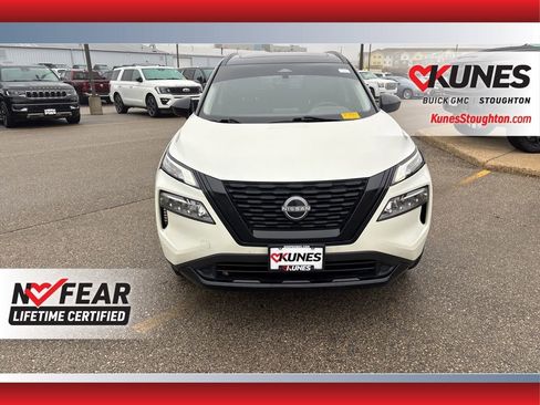 Used 2023 Nissan Rogue SV w/ SV Premium B Package image 4