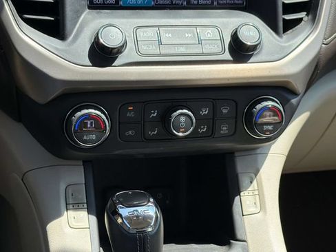 Used 2017 GMC Acadia Denali w/ Technology Package FWD image 15