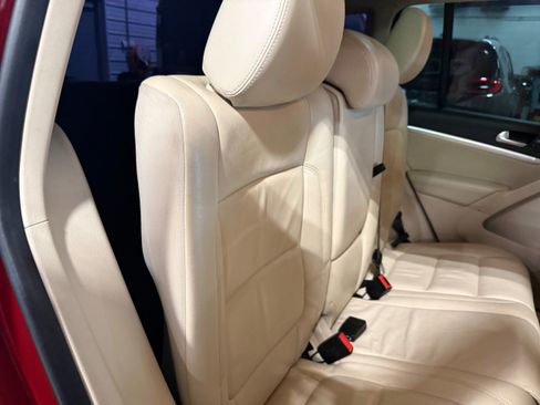 Used 2013 Volkswagen Tiguan SEL image 18