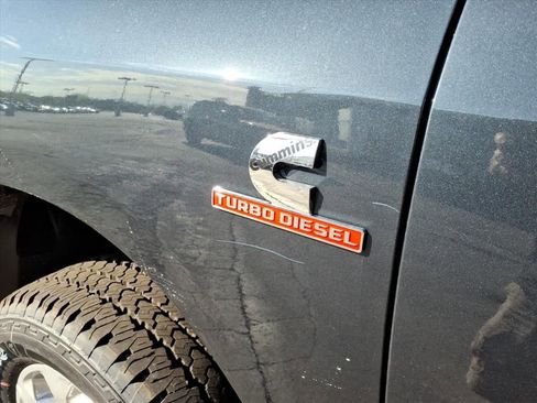 New 2026 RAM 2500 Laramie AWD/4WD image 7