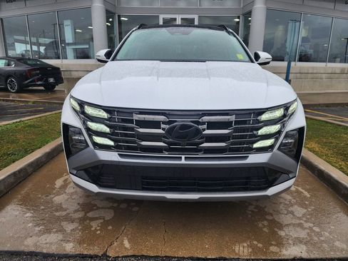 Used 2025 Hyundai Tucson Limited image 2