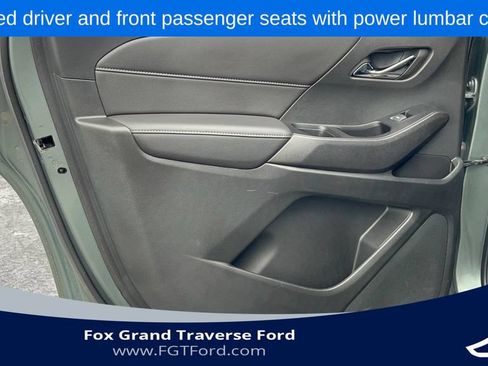 Used 2023 Chevrolet Traverse LT FWD image 32