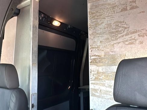 Used 2019 Mercedes-Benz Sprinter 170 image 21