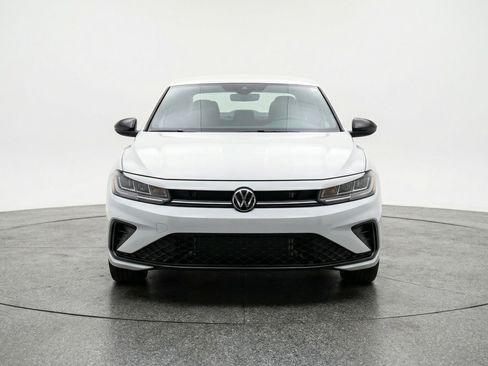 Used 2025 Volkswagen Jetta Sport FWD image 2